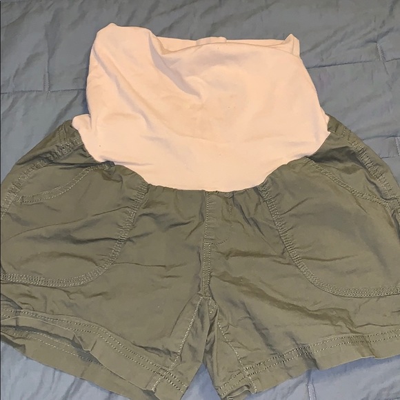 Maternity short - Picture 1 of 2